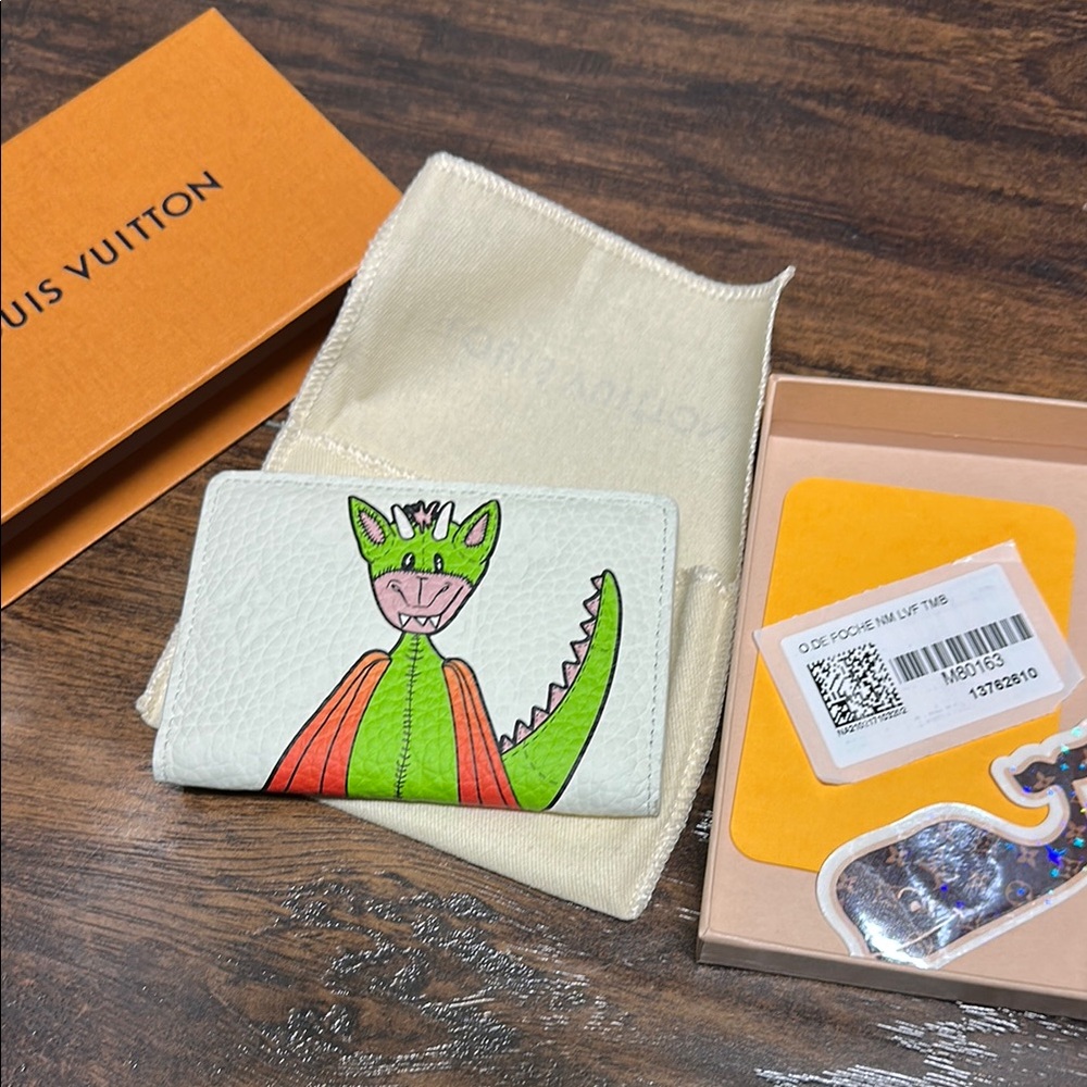 LOUIS VUITTON White Leather Card Holder